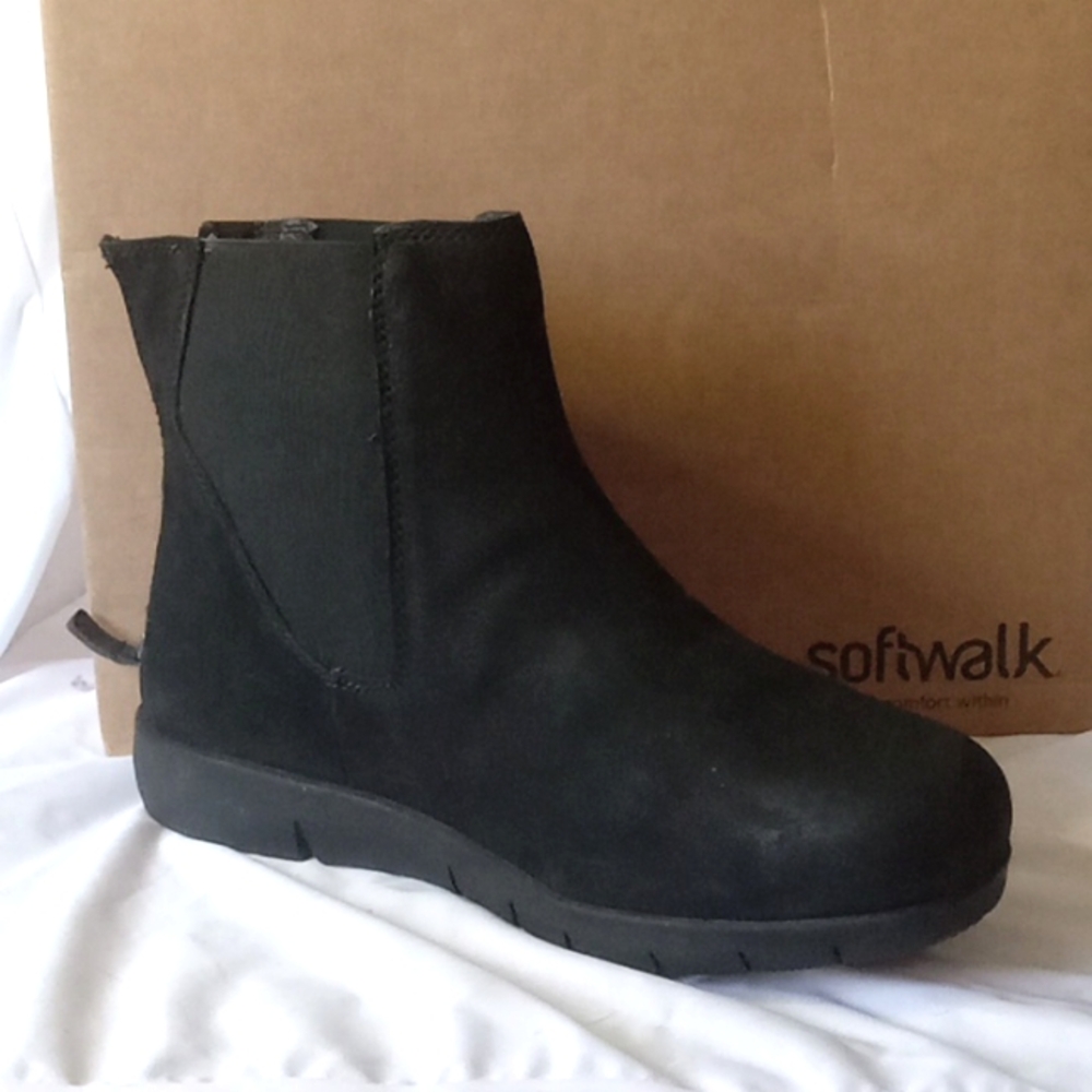 SoftWalk Albany Black comfort boots Women's Size 9WW